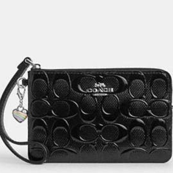 Coach Accessories - Corner Zip Wristlet In Signature Leather With Heart Charm